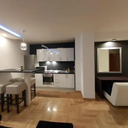 Nv Lux *