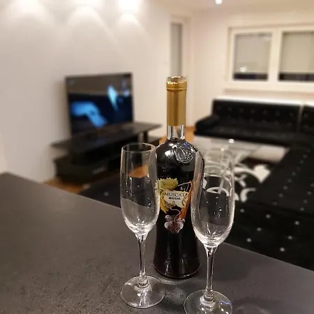 Nv Lux